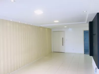 Apto de 3 quartos com suite e 2 semi suítes, dependência completa, 3 VAGAS COBERTAS , lazer comple - Foto 2