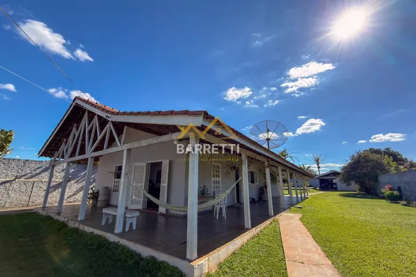 Chácara à venda no bairro Dois Córregos com 347m², 4 quartos sendo 1 suíte, área gourmet e piscina - Foto 4