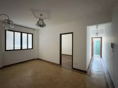 Vendo amplo apto 2 dormitórios 4 andar fundo.  - Foto 2