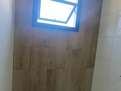 Casa de 2 pavimentos com 4 quartos sendo 3 suítes + dependência + espaço gourmet em condomínio f - Foto 21