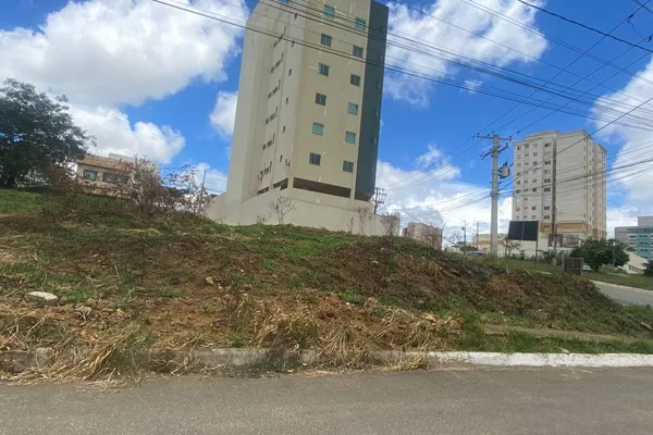 Terreno de Esquina no Bairro Candeias, Av. Luiz Eduardo, próximo a Fainor, Vitória da Conquista - - Foto 4
