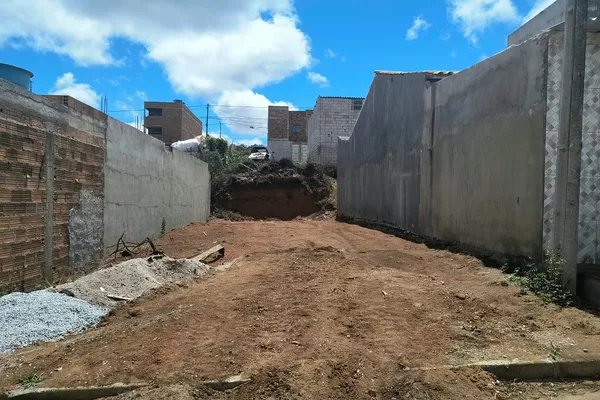 Oportunidade Terreno no asfalto à Venda no Lot Bateias 2. Bairro Zabelê em Vitória da Conquista - Foto 5