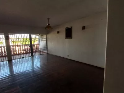 Casa à venda na Vila Fátima, com 422 m², 5 quartos (sendo 2 suítes) e 4 vagas de garagem - Foto 16
