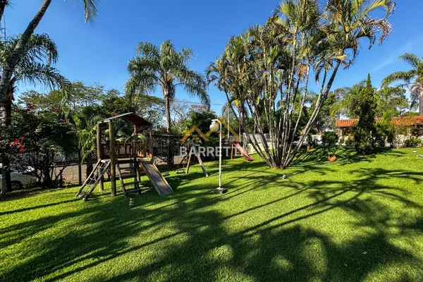 Casa disponível para venda e locação no Colinas do Piracicaba, com 298 m² de área construída. Possui 3 quartos, sendo 1 suíte, piscina, chalé e 6 vagas de garagem - Foto 3
