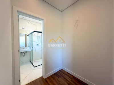 Sobrado à venda, com 305m², 3 suítes, 5 banheiros, piscina e 4 vagas de garagem no condomínio Villa D'Aquila - Foto 27