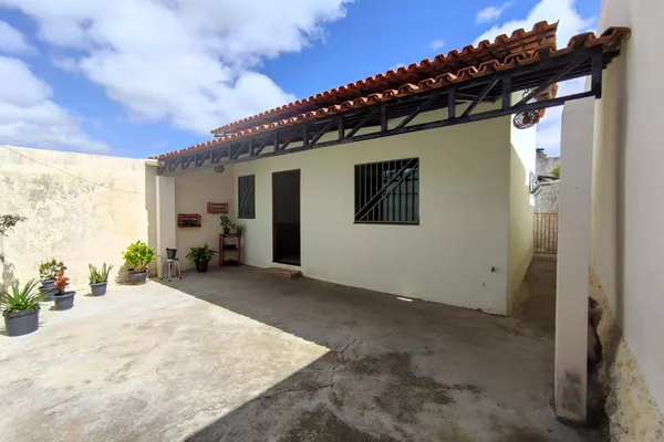 Casa solta de 3 quartos sendo 1 suíte em terreno de 193 m² no Alto Maron, Vitória da Conquista, - Foto 4