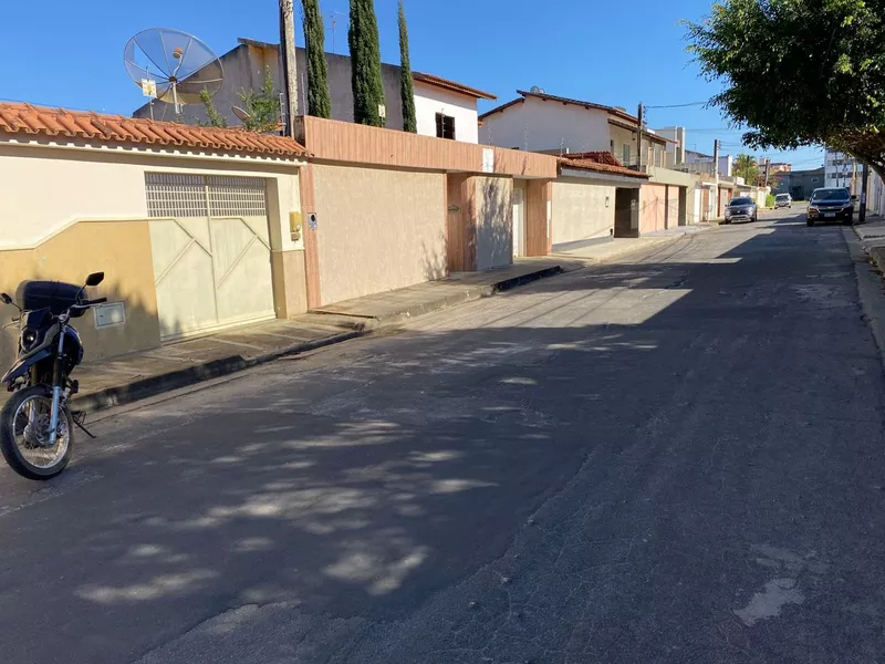Vendo casa de 3 quartos na região do bairro Candeias,Vitória da Conquista, BA - Foto Principal
