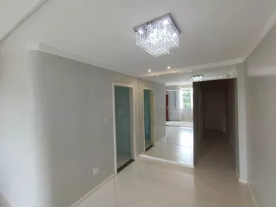 Excelente apartamento de 2 quartos sendo 1 suíte de 1ª andar com planejados na cozinha e quartos p - Foto 13
