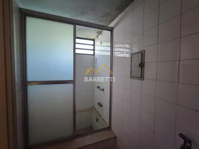 Casa à venda com 1.212 m², contendo quatro quartos, três salas, quatro banheiros e quatro vagas de garagem - Foto 23