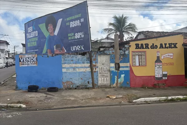 Terreno de esquina com 558,60 metros no Bairro São Vicente/Centro em Vitória da Conquista - Foto 1