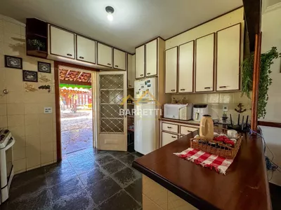 Casa disponível para venda e locação no Colinas do Piracicaba, com 298 m² de área construída. Possui 3 quartos, sendo 1 suíte, piscina, chalé e 6 vagas de garagem - Foto 9