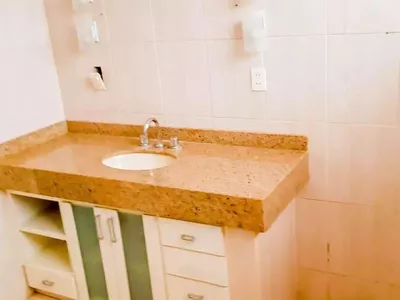 Casa à venda com 290 m² no Centro, com 4 quartos (sendo 1 suíte), quintal e 3 vagas de garagem - Foto 10