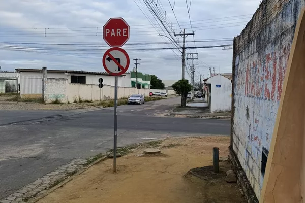 Terreno na Av. Pará esquina, parte de cima, esquina com a Av. Paramirim. 3 terrenos urbanos com 300 - Foto 1