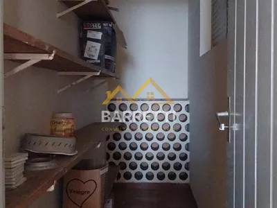 Casa para locação no São Dimas, com 307 m², 6 quartos, 3 banheiros, quintal e 2 vagas de garagem - Foto 34