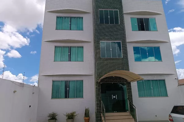 Excelente apartamento de 2 quartos sendo 1 suíte de 1ª andar com planejados na cozinha e quartos p - Foto 1