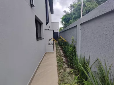 Sobrado à venda com 196 m², 3 quartos, 5 banheiros, 2 vagas de garagem e piscina, localizado no condomínio Lazuli Club - Foto 33