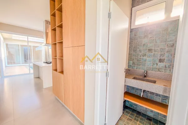 Casa à venda no Condomínio Soleil, com 148,43 m² de área construída, três suítes, piscina e quatro vagas de garagem - Foto 3