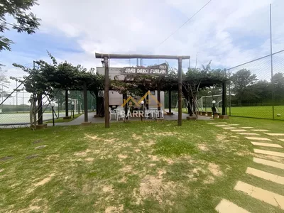 Sobrado à venda, com 305m², 3 suítes, 5 banheiros, piscina e 4 vagas de garagem no condomínio Villa D'Aquila - Foto 49