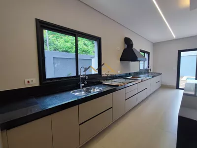 Sobrado à venda com 196 m², 3 quartos, 5 banheiros, 2 vagas de garagem e piscina, localizado no condomínio Lazuli Club - Foto 4