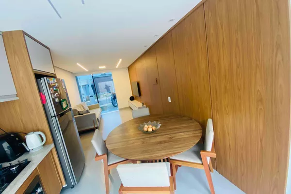 Linda casa no Conde 1, 2 quartos com suíte, 2 vagas de garagem, Primavera, Vitória da Conquista, B - Foto 1
