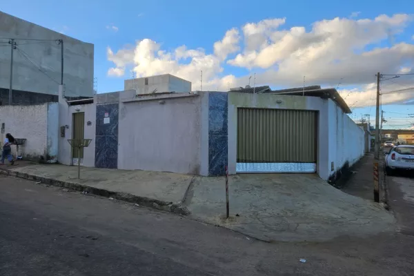 CASA de 3/4 com área gourmet 3 vagas de garagem em B. Primavera - Vi. da Conquista - BA - Foto 1