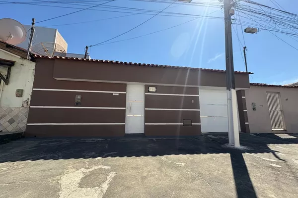 Casa térrea de 3 quartos sendo 1 suite com quintal grande no Ibirapuera, Vitória da Conquista Bahi - Foto 1