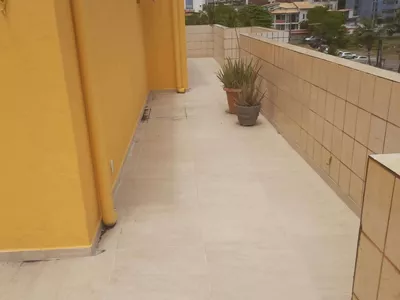 Apartamento duplex reformado com 2 suítes + dependência + terraço à venda, Jardim Armação, Sal - Foto 11