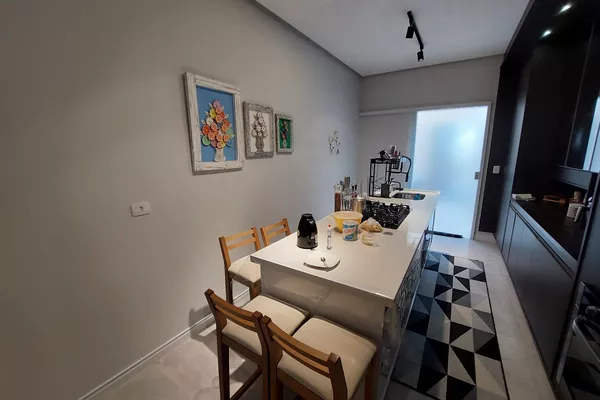 Casa de 4 suítes + dependência , cozinha e quartos planejados, piscina aquecida, energia solar ? - Foto 2