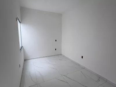 Casa de 2 quartos sendo 1 suíte com garagem para dois carros e quintal - Foto 5