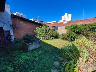 Casa à venda com 1.212 m², contendo quatro quartos, três salas, quatro banheiros e quatro vagas de garagem - Foto 40