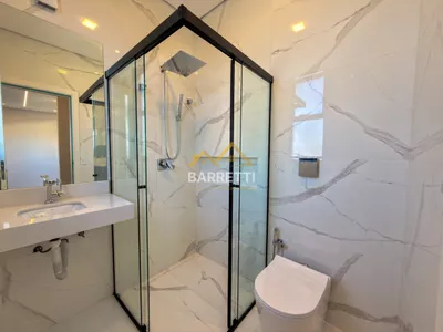 Sobrado à venda, com 305m², 3 suítes, 5 banheiros, piscina e 4 vagas de garagem no condomínio Villa D'Aquila - Foto 28