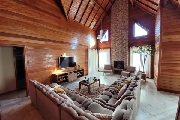 Oportunidade! Casa de 3 quartos sendo 2 suítes sendo a master com closet, casa com 250m2 de área - Foto 3