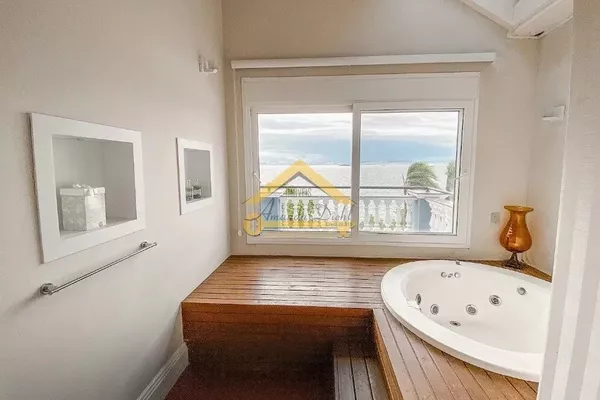 Casa a Venda Frente Mar em Cacupé, Florianópolis - Foto 5