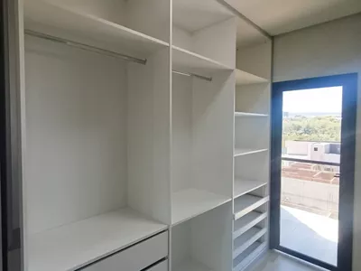 Casa de 2 pavimentos com 4 quartos sendo 3 suítes + dependência + espaço gourmet em condomínio f - Foto 42