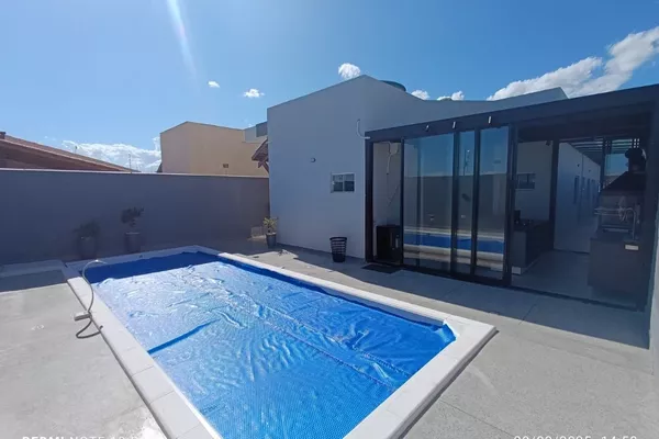 Casa de 4 suítes + dependência , cozinha e quartos planejados, piscina aquecida, energia solar ? - Foto 1