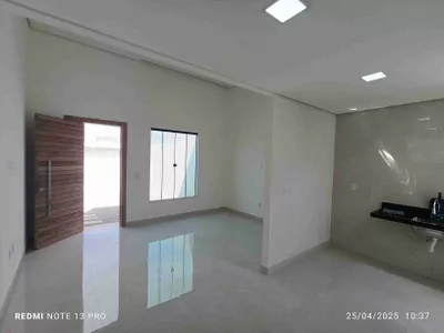 Linda casa nova de 3 quartos sendo 1 suíte, garagem para 2 carros, acabamento de primeira à Venda - Foto 8