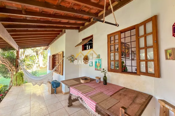 Chácara à venda no Bairro Santa Rita com 213 m² de construção, 5 quartos (sendo 1 suíte), 3 banheiros e amplo quintal - Foto 6