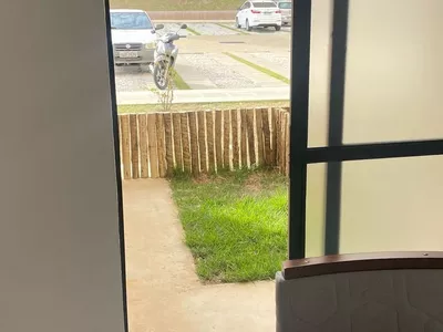 Apartamento térreo de 3 quartos sendo 1 suíte com garden pequeno em condomínio fechado à venda, - Foto 2
