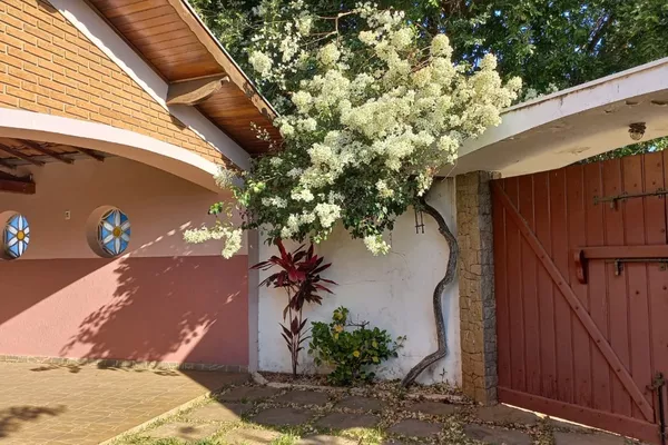 Casa à venda na Vila Fátima, com 422 m², 5 quartos (sendo 2 suítes) e 4 vagas de garagem - Foto 4