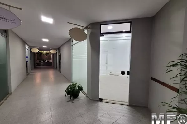 Loja 02, Galeria Tupy, Olaria , Nova Friburgo - Foto 6