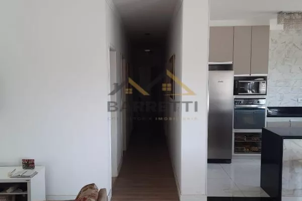 Casa de alto padrão à venda, com 1200m² de terreno, 4 quartos (3 suítes com closet), 4 banheiros e piscina, no Condomínio Colinas do Piracicaba - Foto 5