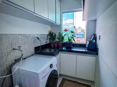 Apartamento de 2º andar nascente mobiliado e decorado para venda, 2 quartos sendo 1 suíte, cozinha - Foto 9