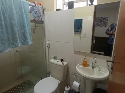 Casa com Sala, 2 quartos, copa, banheiro social, cozinha, área de serviços + edícula com quarto e - Foto 9