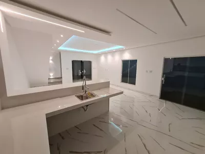 Casa duplex 3 suítes sendo 1 com closet e outra com varanda + vaga de garagem para 4 carros com 1 - Foto 5