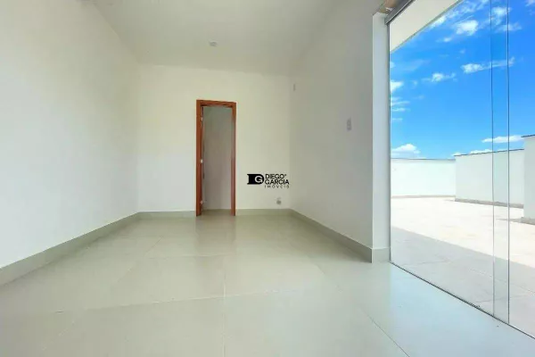 Cobertura Exclusiva com Elevador e Acabamento Sofisticado em Localização Privilegiada! - Foto 6