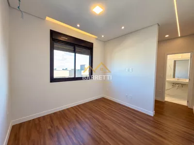 Sobrado à venda, com 305m², 3 suítes, 5 banheiros, piscina e 4 vagas de garagem no condomínio Villa D'Aquila - Foto 22