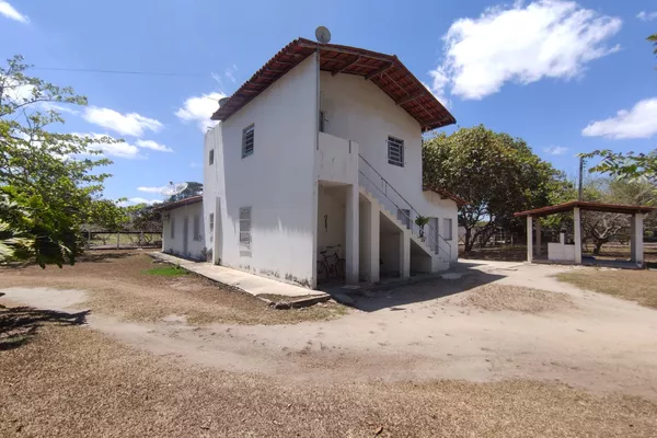 Sítio a venda na Lagoa das Flores com 2 casas, árvores frutíferas, poço artesiano, irrigação, - Foto 1