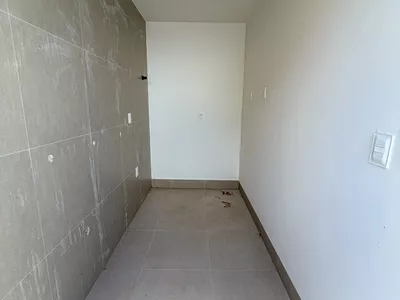 ALPHAVILLE 2 - Casa térrea com 3 Suítes + Varanda Gourmet com Hidro, Garagem coberta para 2 carros - Foto 74