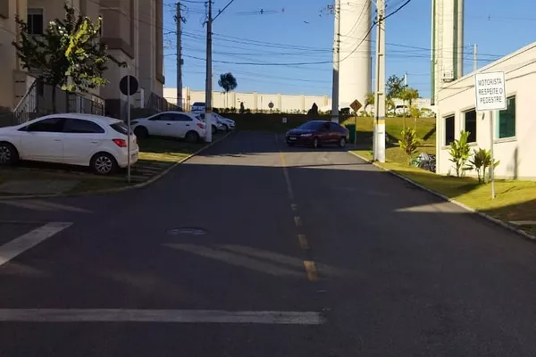 Ótimo Apartamento de 1º andar em condomínio fechado com completa infra estrutura próximo da Av. - Foto 2