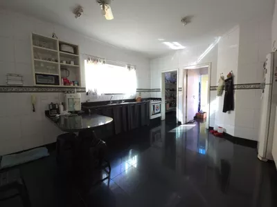 Sobrado à venda de 282m² com 4 quartos suítes, 6 banheiros, piscina e 6 vagas de garagem no condomínio Terras de Piracicaba IV - Foto 13